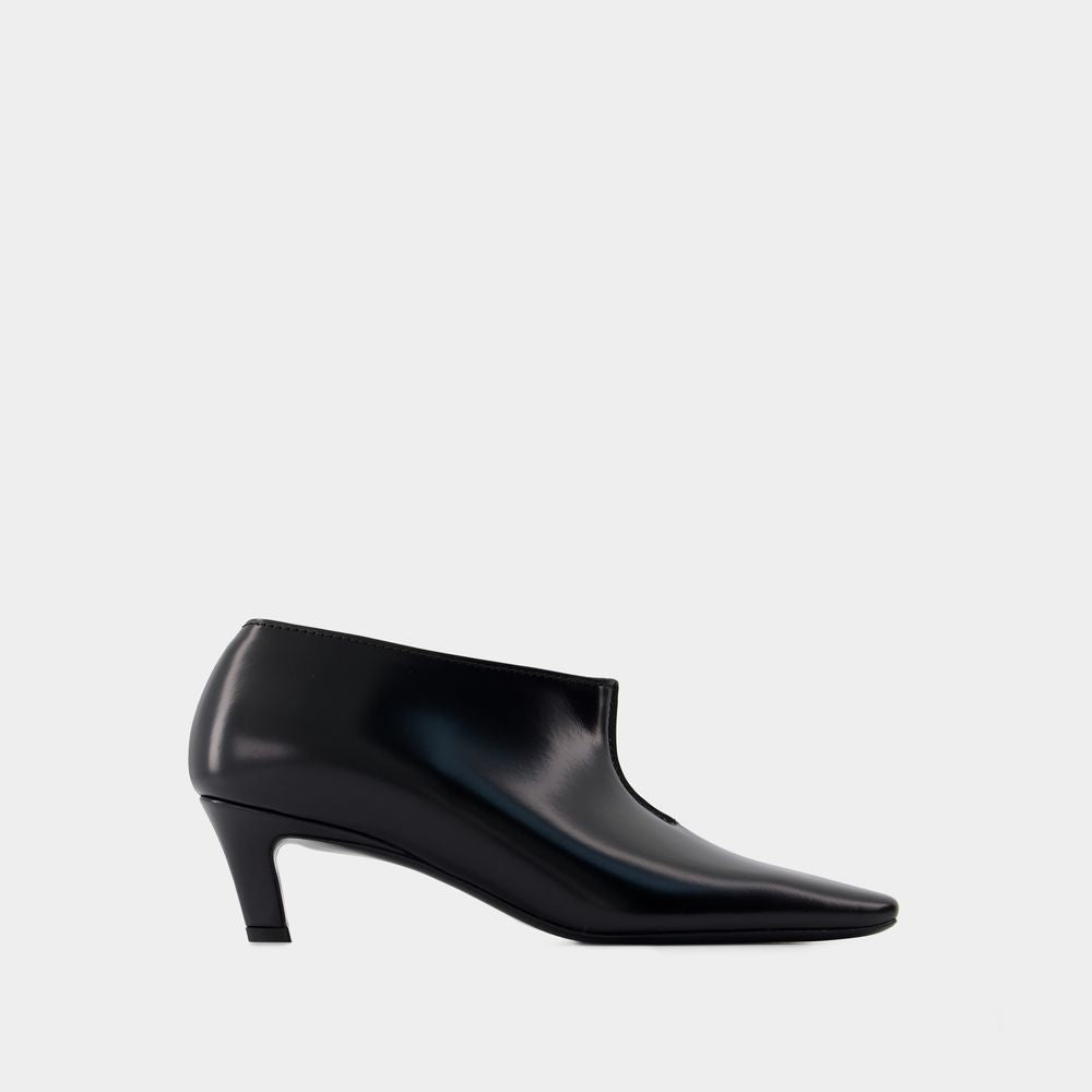 Toteme THE WIDE SHAFT ANKLE BOOTS